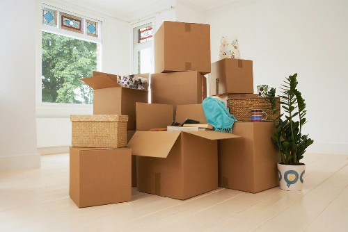 Careful packing and loading for a smooth move in Hackneymarshes